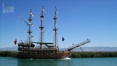 Statek piracki w Titreyengol Turcja