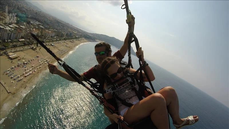 Paragliding in Titreyengöl Turkey