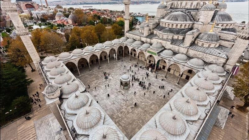 Istanbul from Titreyengöl